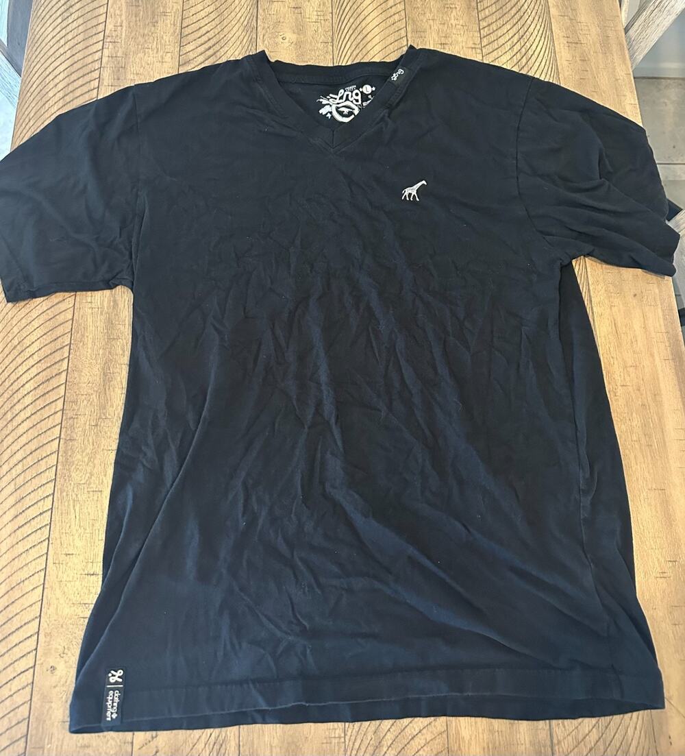LRG Lifted Research Group Black V-Neck T-Shirt Giraffe Logo Size L Y2K